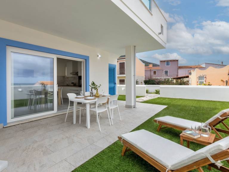 Fully equipped charming rental apartment with terrace & pool | Sea view | Pets allowed — photo 5