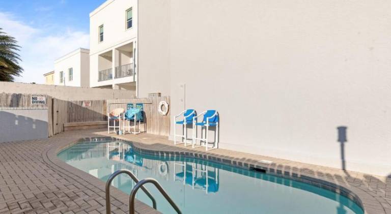 Rental apartment with pool — photo 3