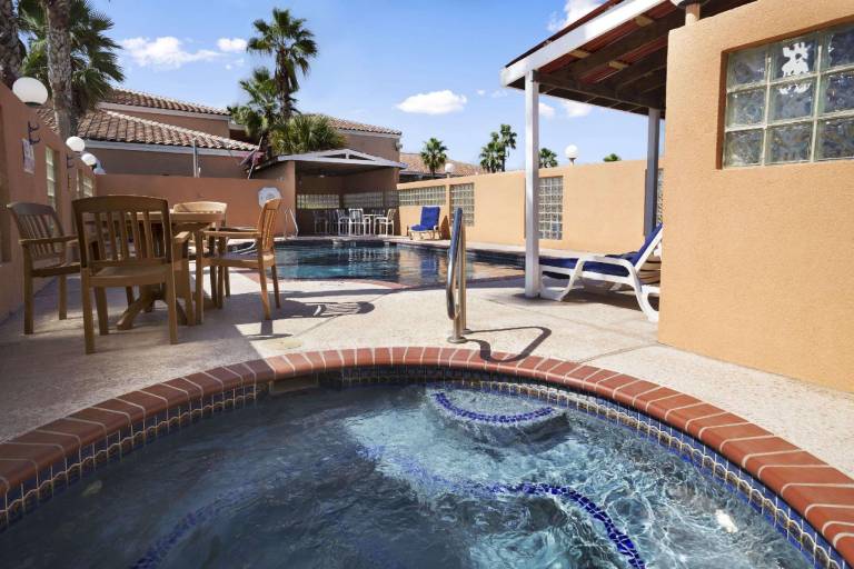 Super 8 By Wyndham South Padre Island — photo 2