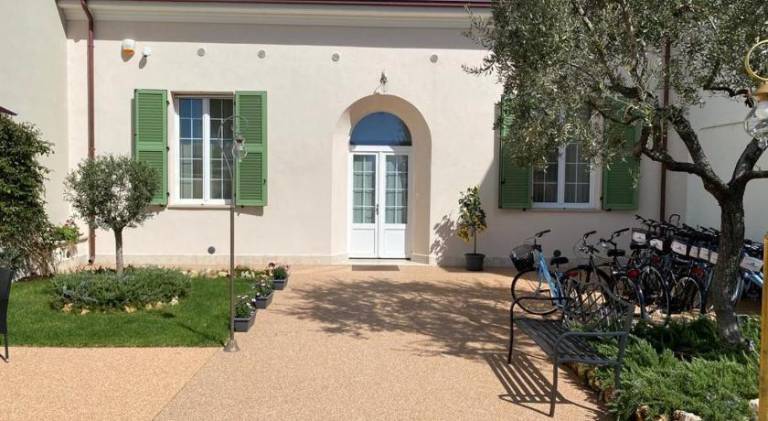 Villino Micol camere a due passi dal mare in Carrara