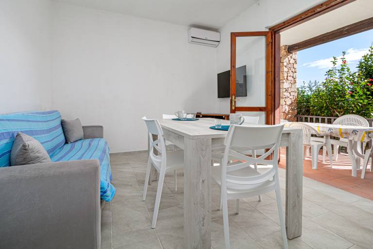 Apartment 'Brezza Marina - Garden' with Private Terrace, Wi-Fi and Air Conditioning — photo 2