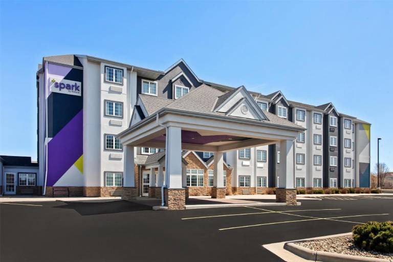 Spark by Hilton Rochester South — photo 3