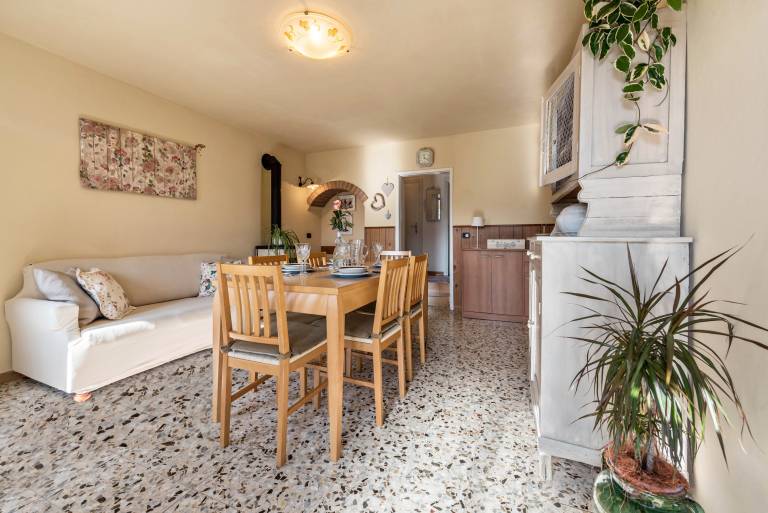 Apartment "Casa Vacanze Voiandes" with Mountain View, Balcony & Wi-Fi in Tremosine