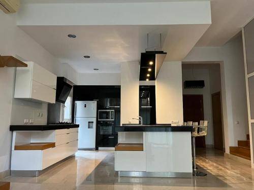 300 m² Villa