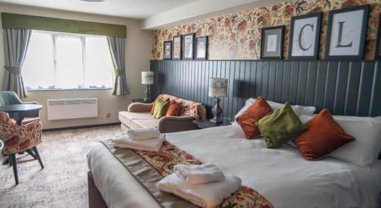 Cat & Lion Country Pub and Hotel in Warrington