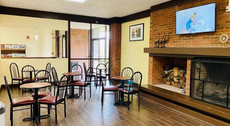 Days Inn by Wyndham Maysville Kentucky — photo 2