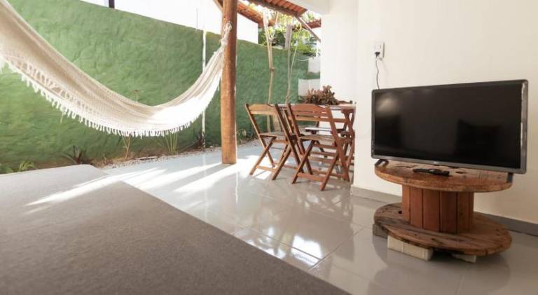 Holiday apartment with pool & yard — photo 2