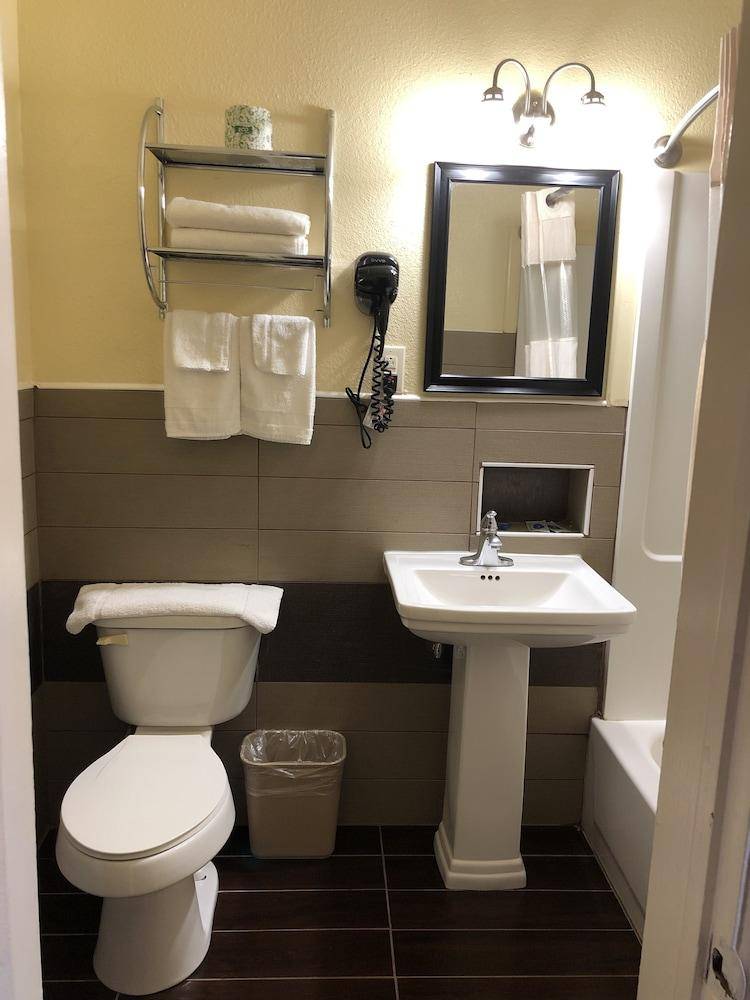 Blarney Inn — photo 2