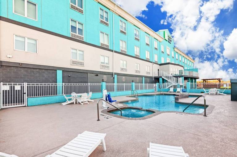Holiday Inn Express & Suites Port Lavaca by IHG