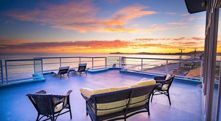 Luxury Beachfront Penthouse Walk to the Beach Restaurants Entertainment in Half Moon Bay, CA