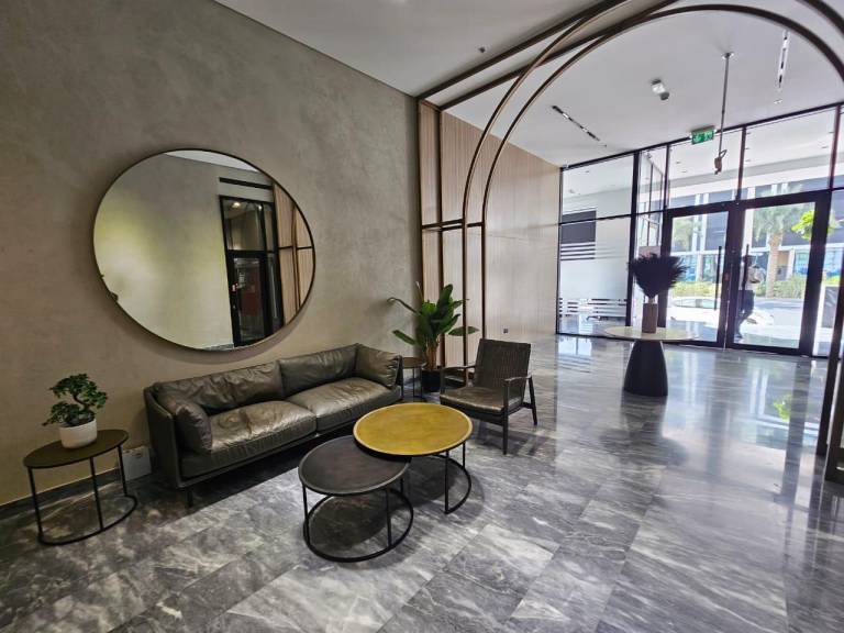 Apartment Emirates Hills