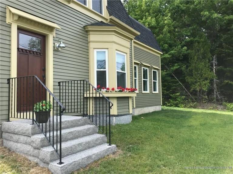 House  Tenants Harbor