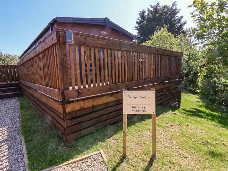 Cottage with jacuzzi & yard | Beach view — photo 5
