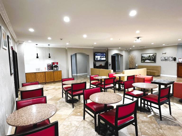 Quality Inn & Suites McAlester on Hwy 69 — photo 4
