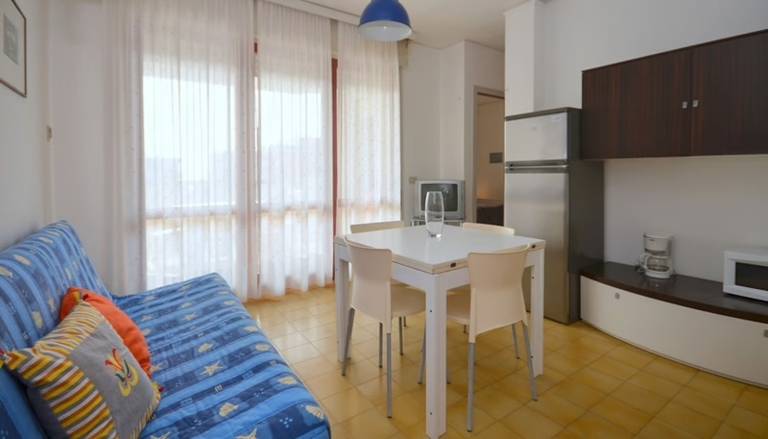 Holiday apartment with terrace | City view — photo 2