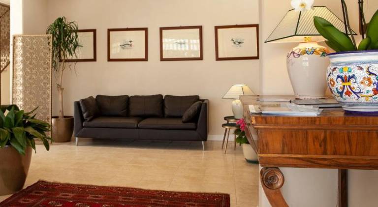 Serviced apartment with sauna, pool & garden — photo 4