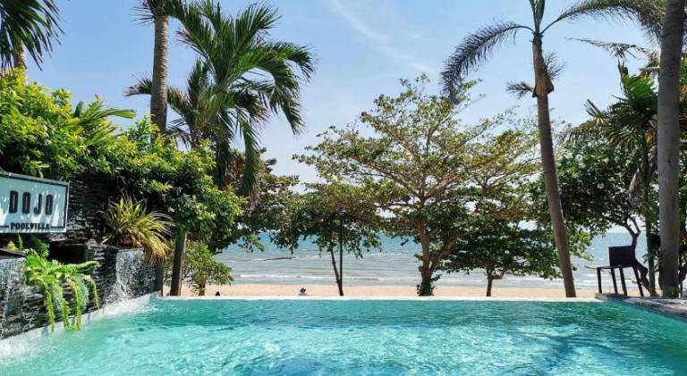 Family-oriented villa with terrace, yard & pool | Close to the beach | Pet-friendly in Pattaya