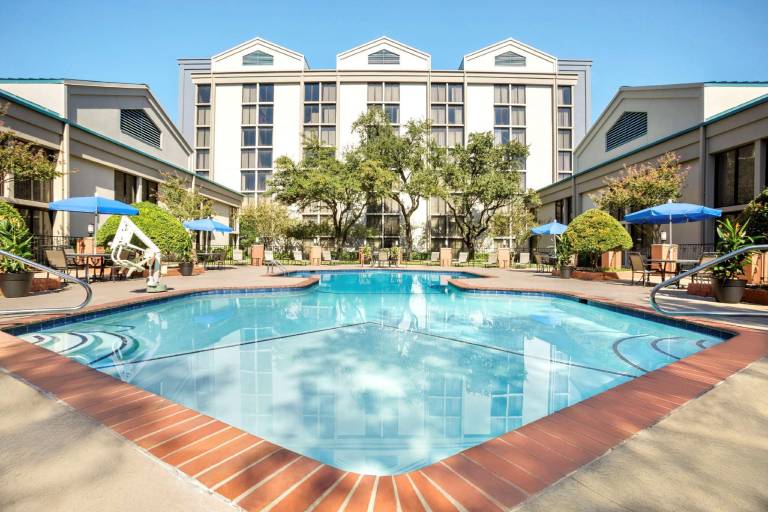 DoubleTree by Hilton Dallas - DFW Airport North — photo 2