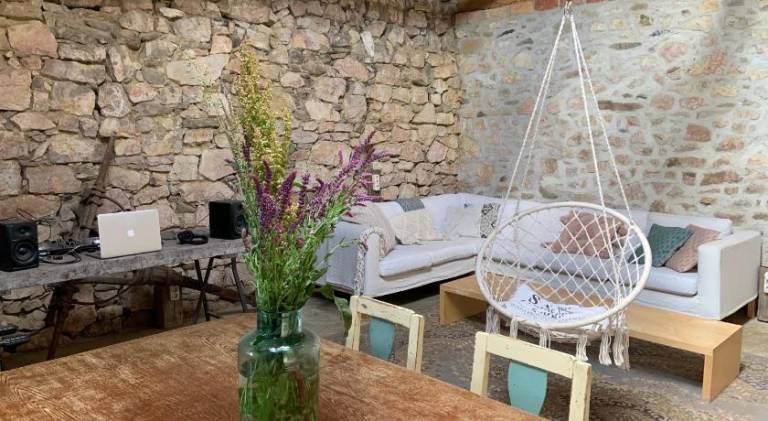 Nice house with hot tub, BBQ & patio | Suitable for remote work | Pets are welcome — photo 4