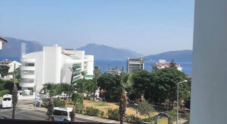 Serviced apartment with yard & pool | Close to the beach | Pet-friendly — photo 2
