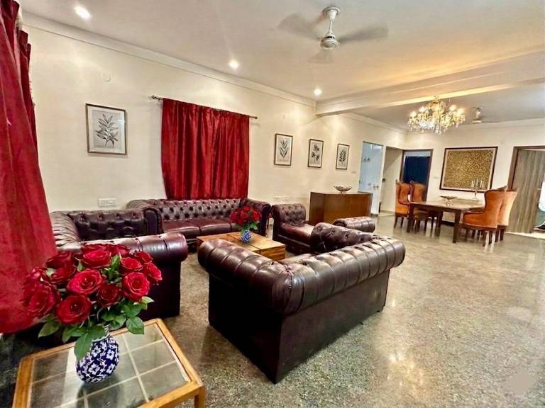 House with patio & garden in Gurugram