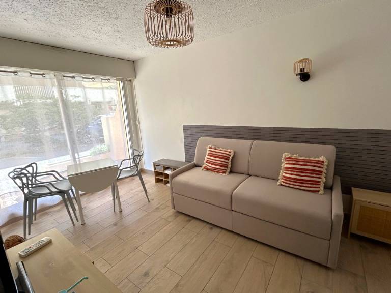 Beachfront studio, AC - 2 guests — photo 5
