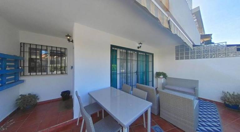 Apartment with pool — photo 4