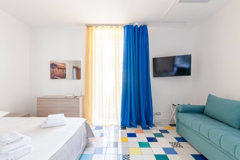Holiday apartment with patio | Next to Naples Cathedral — photo 3