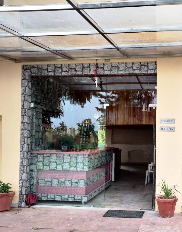 Pops Hotel and Restaurant — photo 4