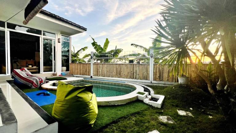 Pleasant villa with yard, patio & pool | Suitable for remote work | Pet-friendly in Canggu