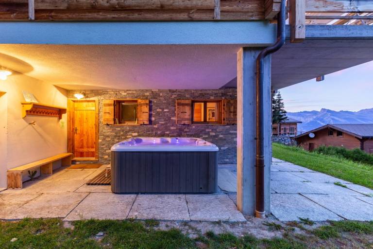 Pleasant bungalow with garden, jacuzzi & grill | Pet-friendly — photo 5