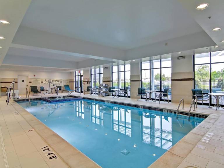 Hampton Inn & Suites Detroit/Troy — photo 2