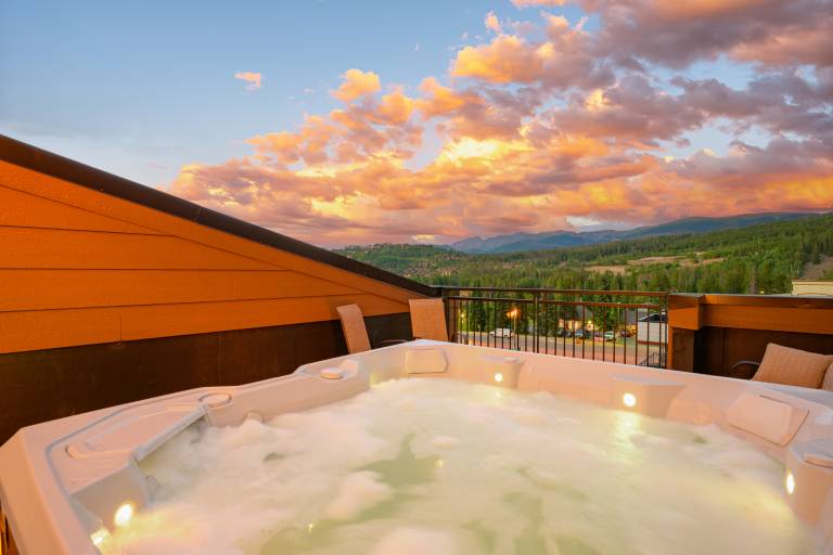 Downtown WP Villa 296 I Private Rooftop Hot Tub I Great Views I Discounted Attractions — photo 2