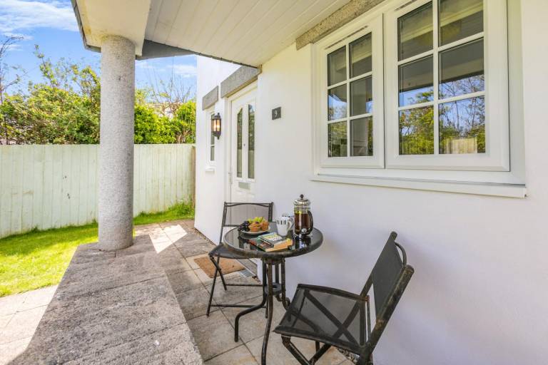 Cottage with garden, patio & BBQ — photo 3