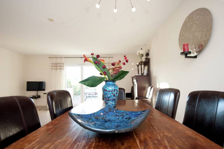 Villa with terrace — photo 3
