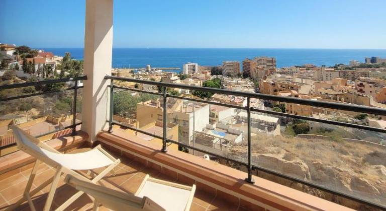 Holiday apartment with terrace in Roquetas de Mar