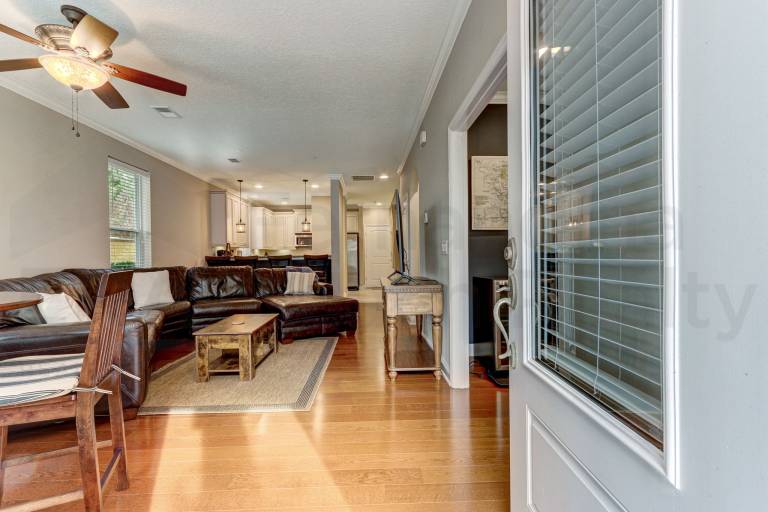 Dog Friendly - 3 Story - Spacious End Unit - Within Walking Distance to the Ocean! — photo 2