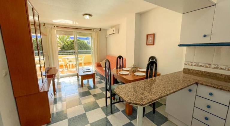 Rental apartment with yard, patio & pool — photo 4