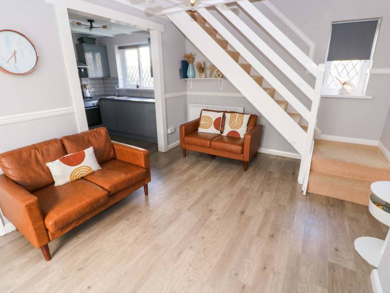 Child-friendly cottage with pool, garden & BBQ | Beach view | Dogs allowed — photo 4