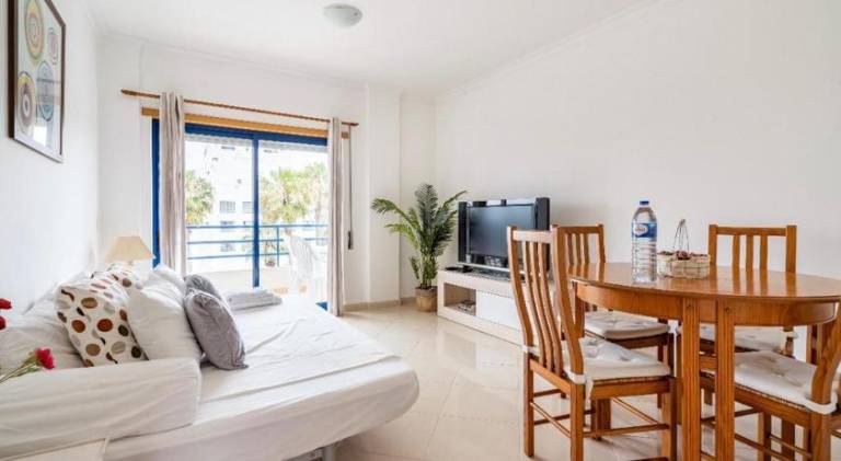 Quarteira beach house — photo 2