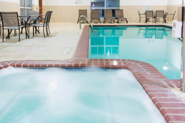 Holiday Inn Express Hotel & Suites Alvarado By IHG — photo 2