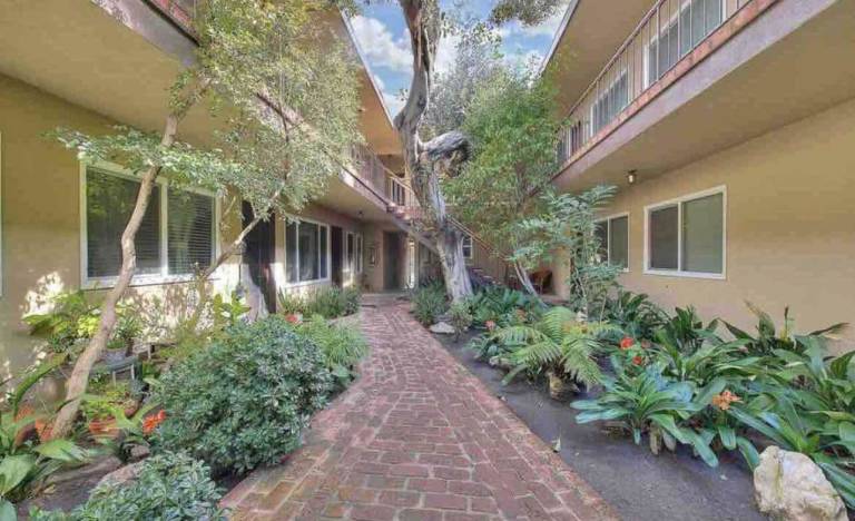 Condo Sawtelle
