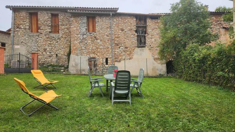 Gite with barbeque & yard — photo 2