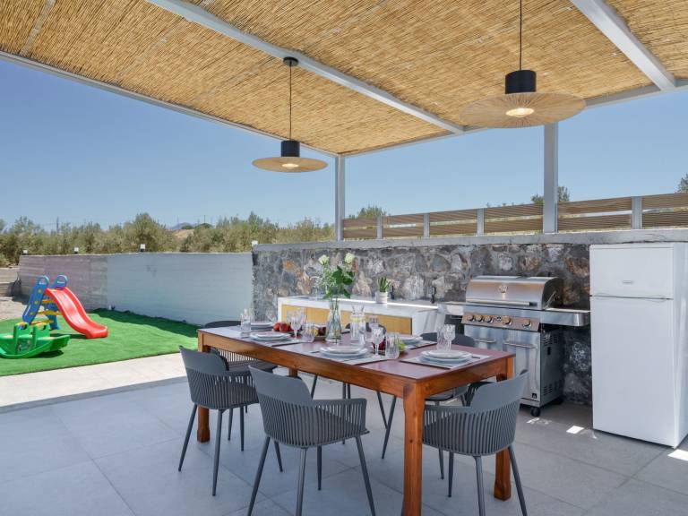 Fully equipped vacation home with private pool & barbecue | Pet-friendly — photo 2