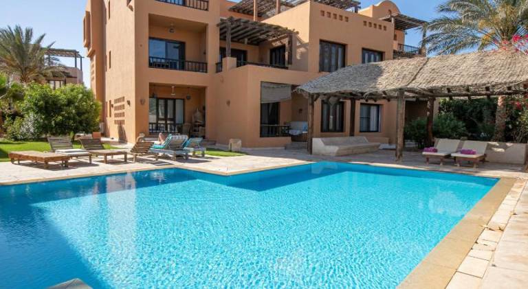 Apartment with pool in Hurghada