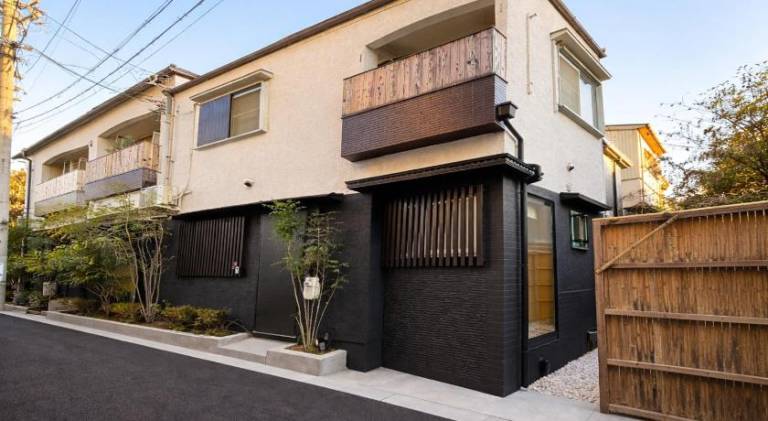 Villa with 2 rooms for 6 persons in Osaka
