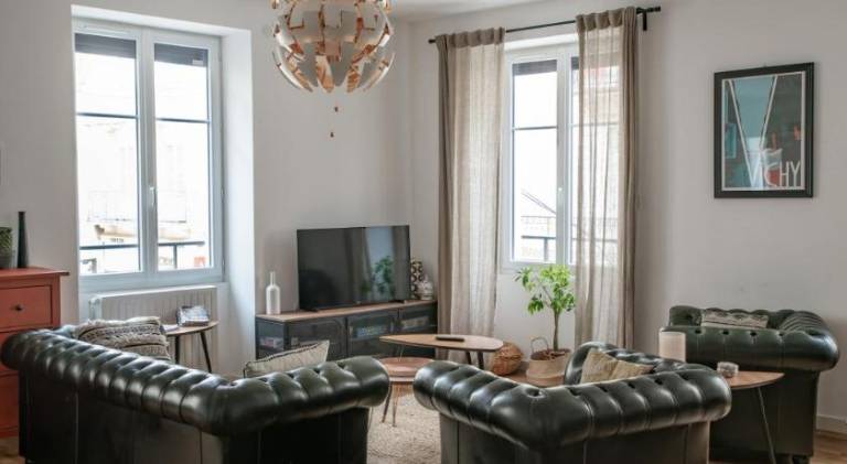 Holiday apartment with terrace in Vichy