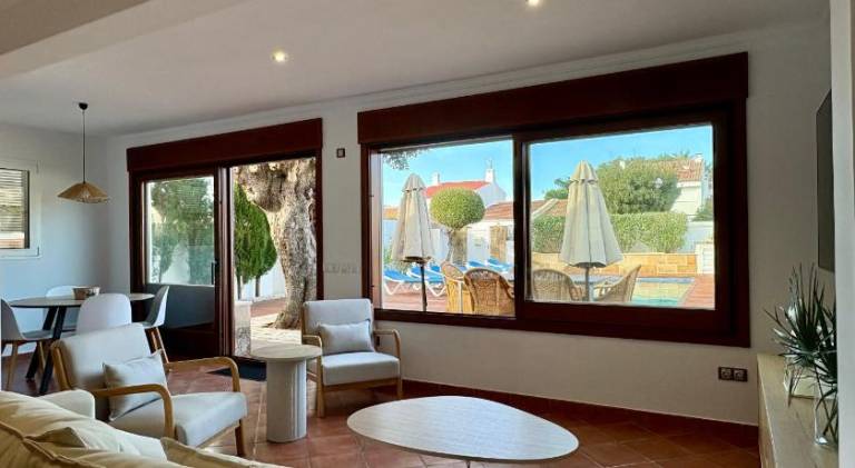 Villa with pool — photo 3