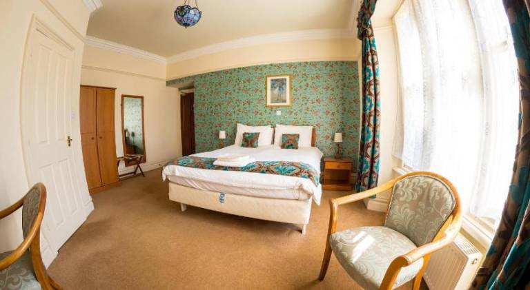 Farnley Tower Guesthouse — photo 2