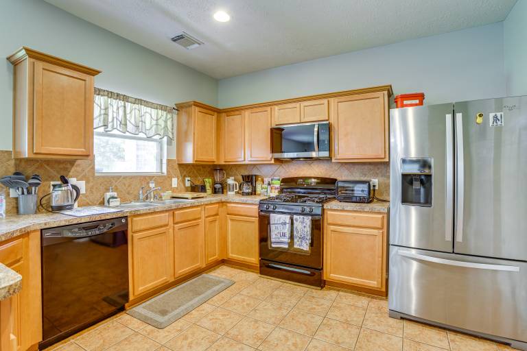 Fish & Hike: Pet-Friendly Humble Home w/ Yard — photo 4